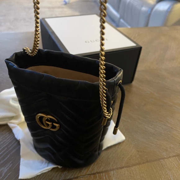 Gucci Handbag! - Picture 3 of 7